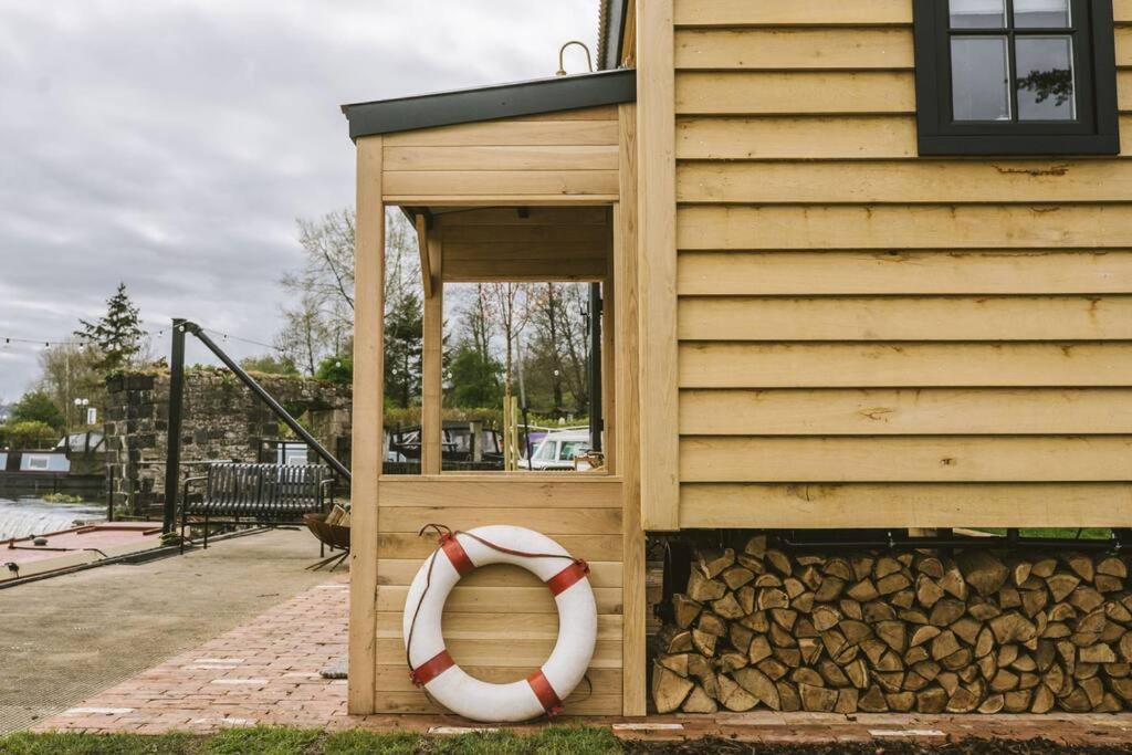 Apartamento Island Hut - Outdoor Bath Tub, Firepit And Water Equipment Saltford Exterior foto